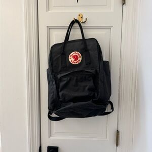 Fjallraven Kånken Charcoal Backpack